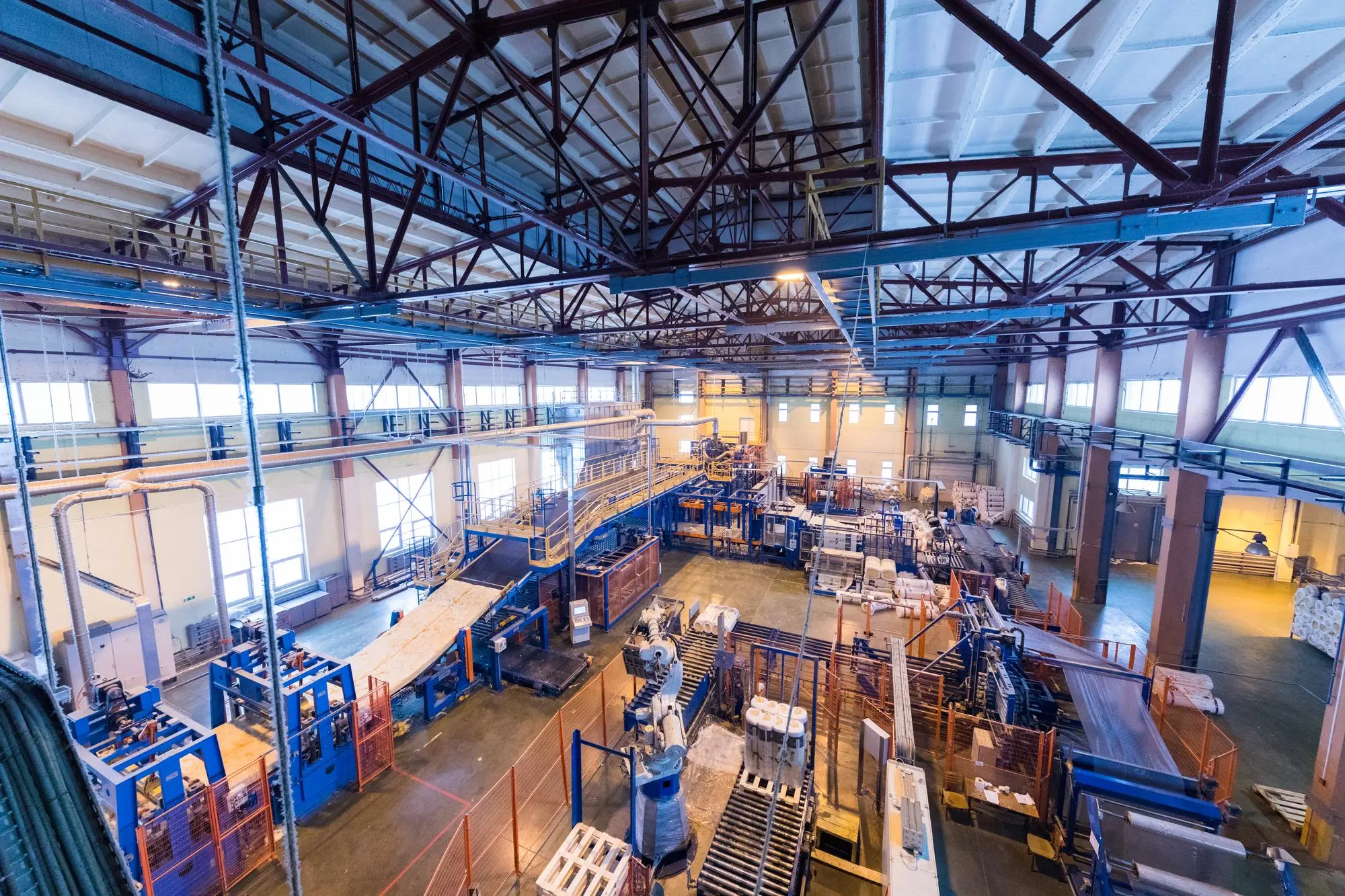 Saiba o que são soluções industriais modulares, seus principais benefícios e como aplicá-las em diferentes indústrias para maximizar as operações.