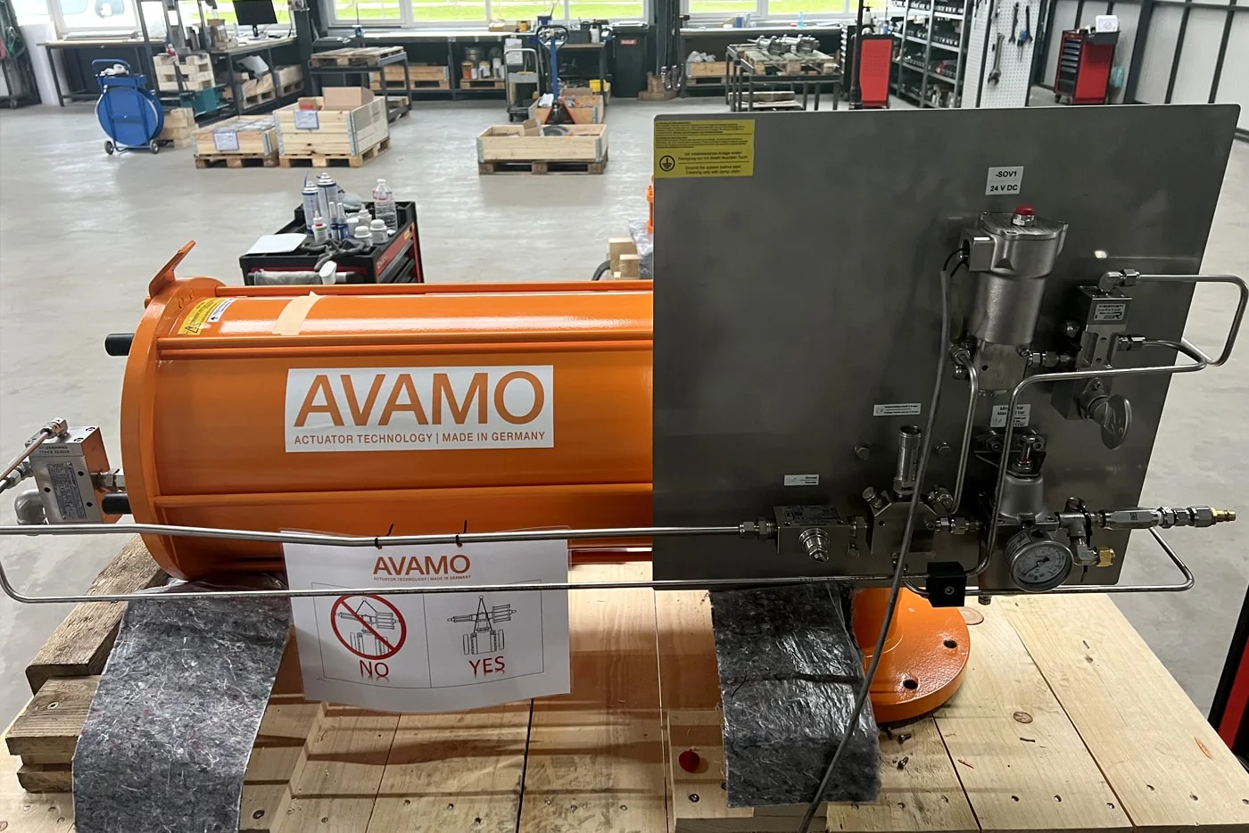 Imagem mostra modelo rotativo de um dos tipos de atuadores pneumáticos da Samson em aplicação industrial.