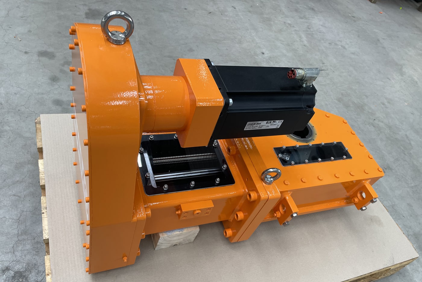 Imagem de um dos modelos de atuadores elétricos para válvula da SAMSON aplicado na planta.